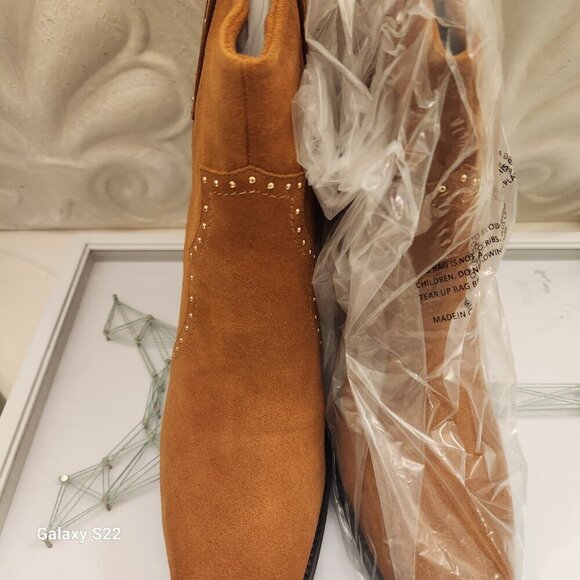 Aerosoles "Lazu" Tan Suede/Leather Boots. NIB. Size 12. Host pick. - Picture 8 of 11